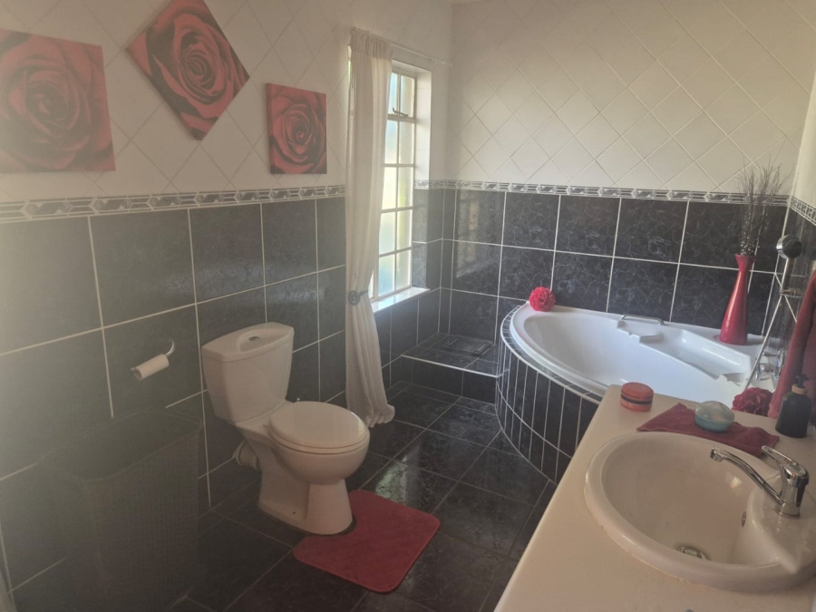 4 Bedroom Property for Sale in Fichardt Park Free State